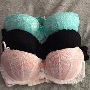 Set of 3 lace bras size 34a